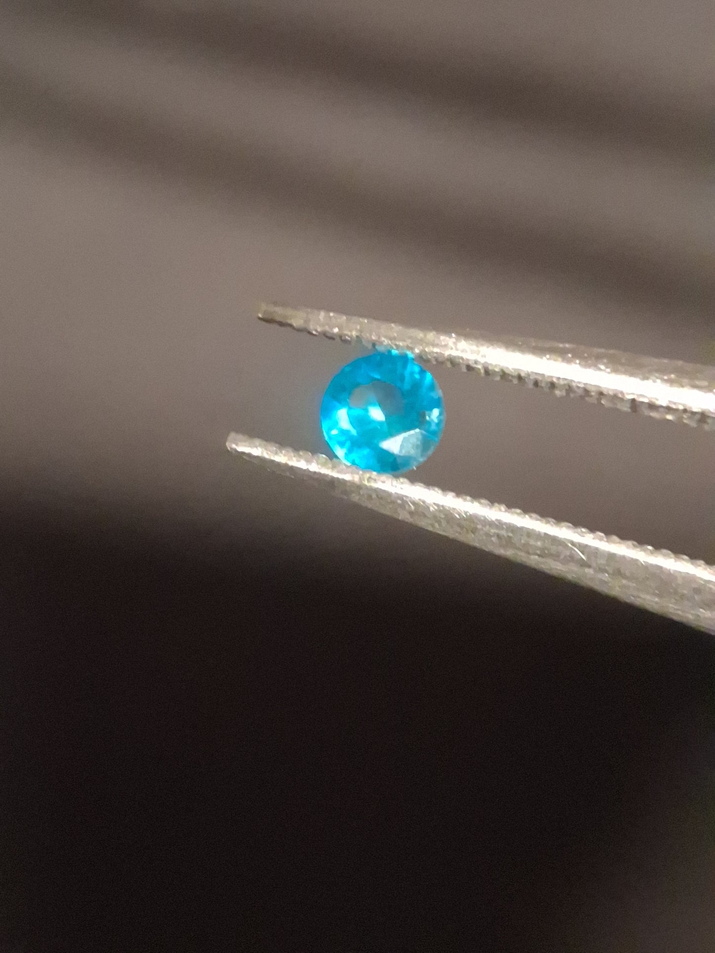 Natural Apatite - 0.109 ct - round - blue - brazil -magnificent