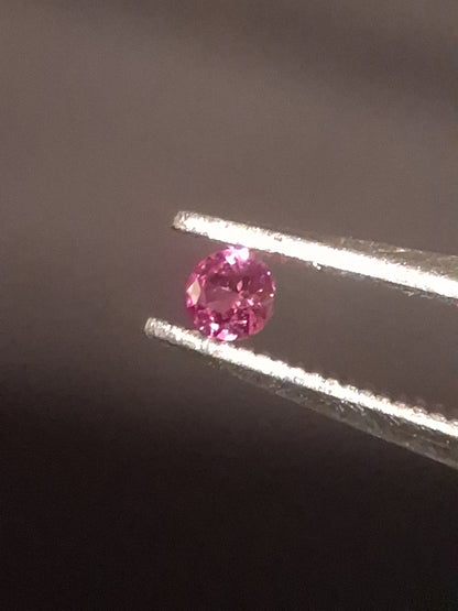 Natural Pink Sapphire - 0.043 ct -2mm Round cut - unheated - Africa - high quality