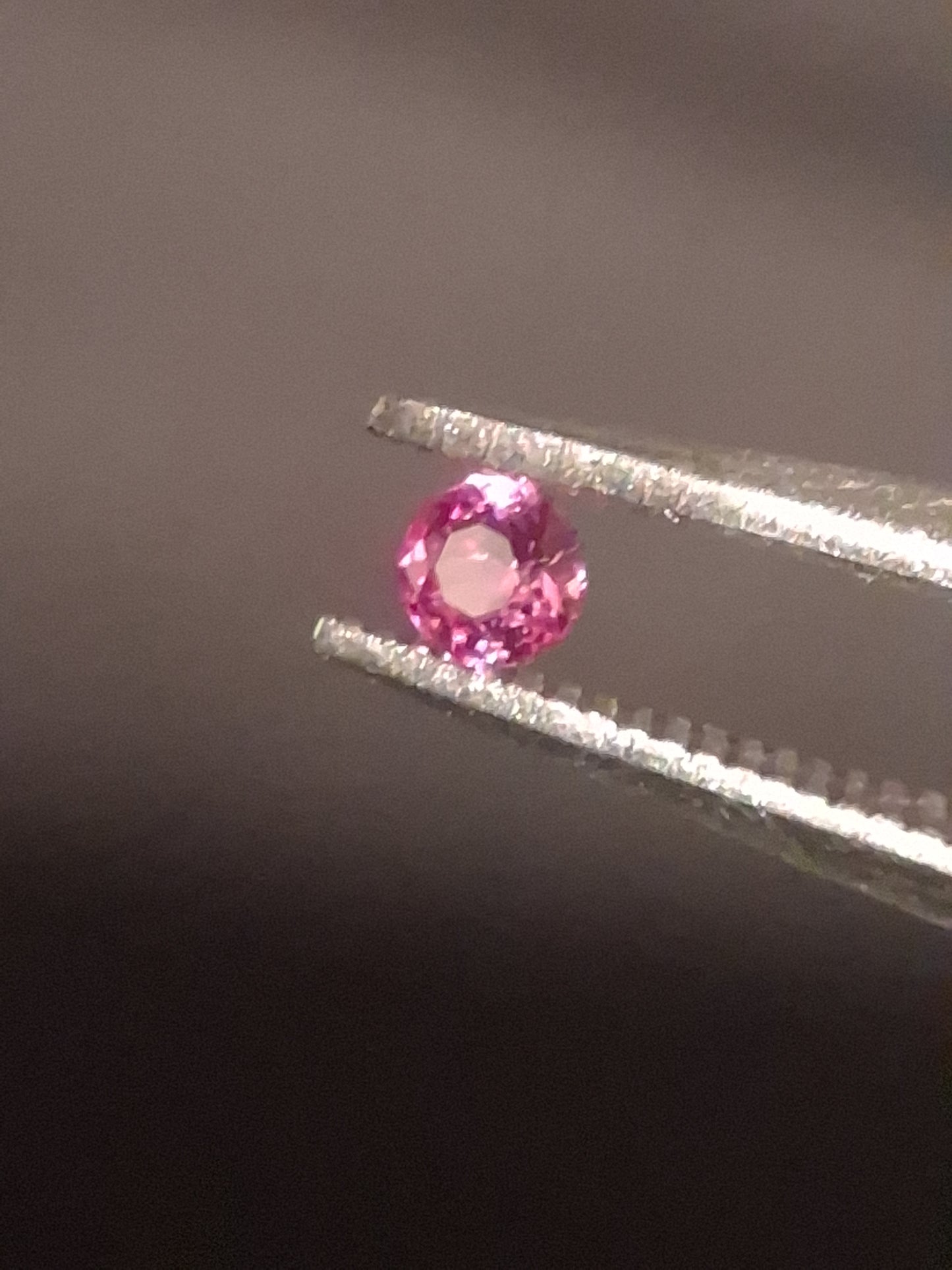 Natural Pink Sapphire - 0.043 ct -2mm Round cut - unheated - Africa - high quality