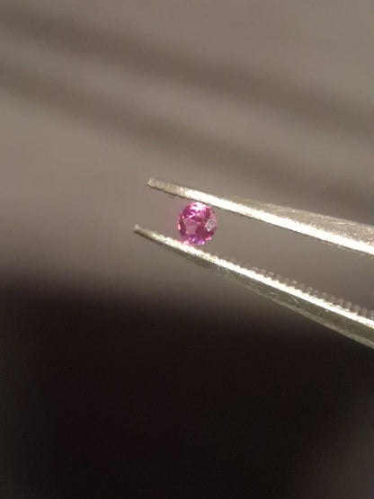 Natural Pink Sapphire - 0.044 ct -2mm Round cut - unheated - Africa - high quality