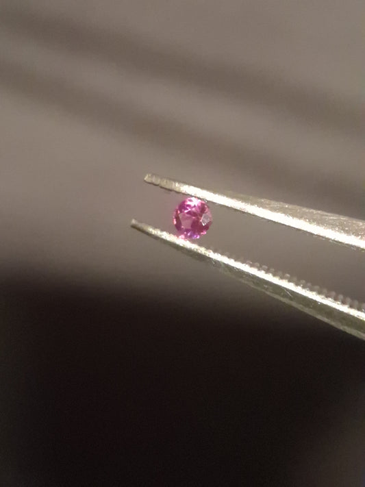 Natural Pink Sapphire - 0.044 ct -2mm Round cut - unheated - Africa - high quality