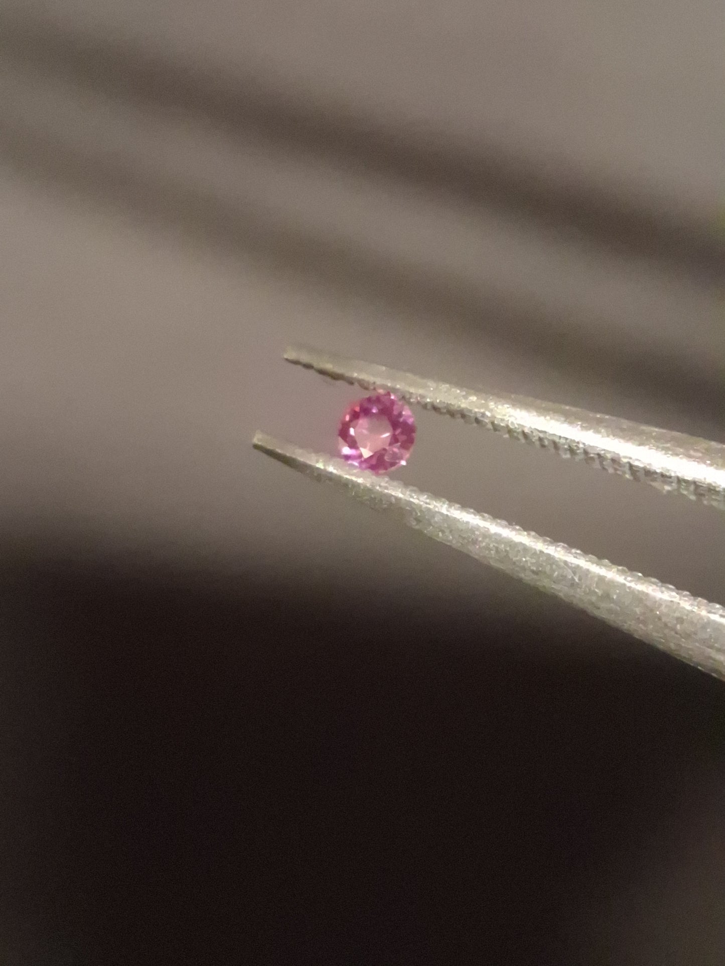 Natural Pink Sapphire - 0.044 ct -2mm Round cut - unheated - Africa - high quality
