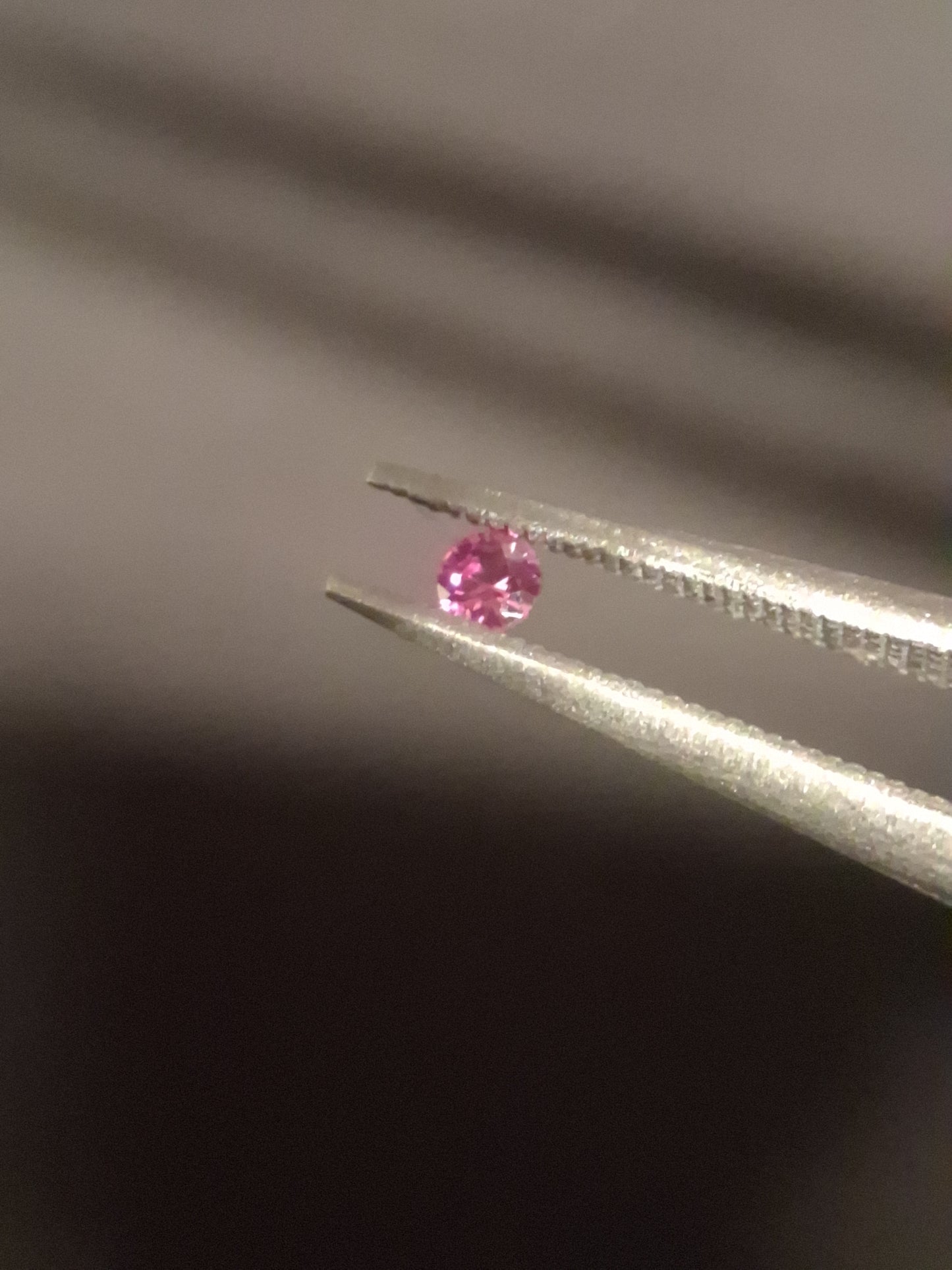 Natural Pink Sapphire - 0.044 ct -2mm Round cut - unheated - Africa - high quality