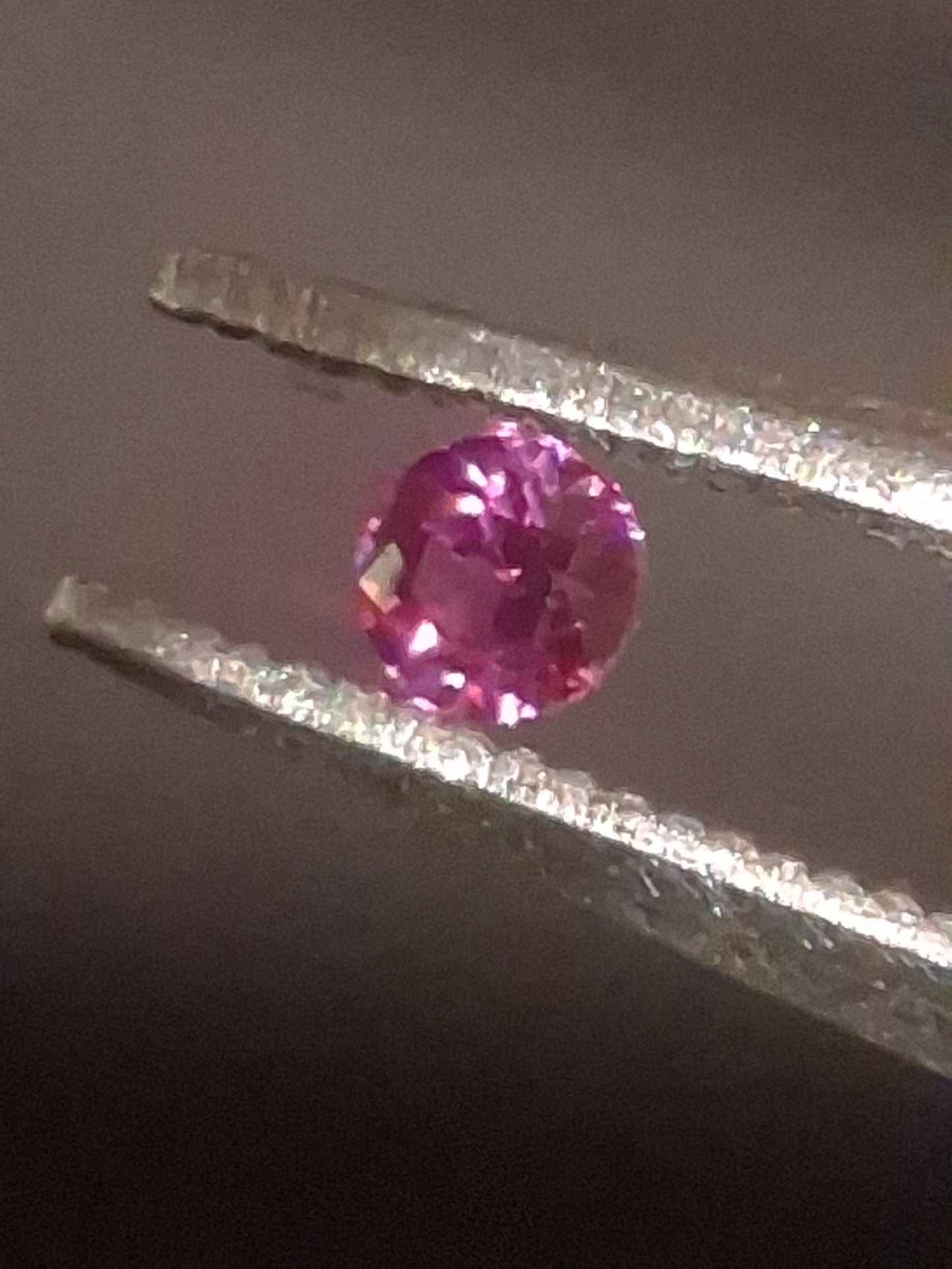 Natural Pink Sapphire - 0.044 ct -2mm Round cut - unheated - Africa - high quality