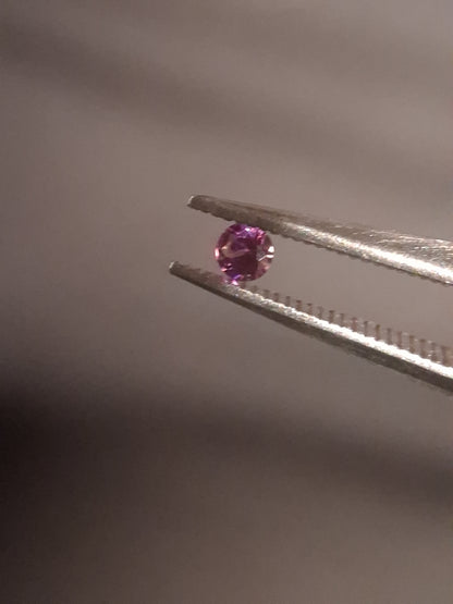 Natural Pink Sapphire - 0.041 ct -2mm Round cut - unheated - Africa - high quality