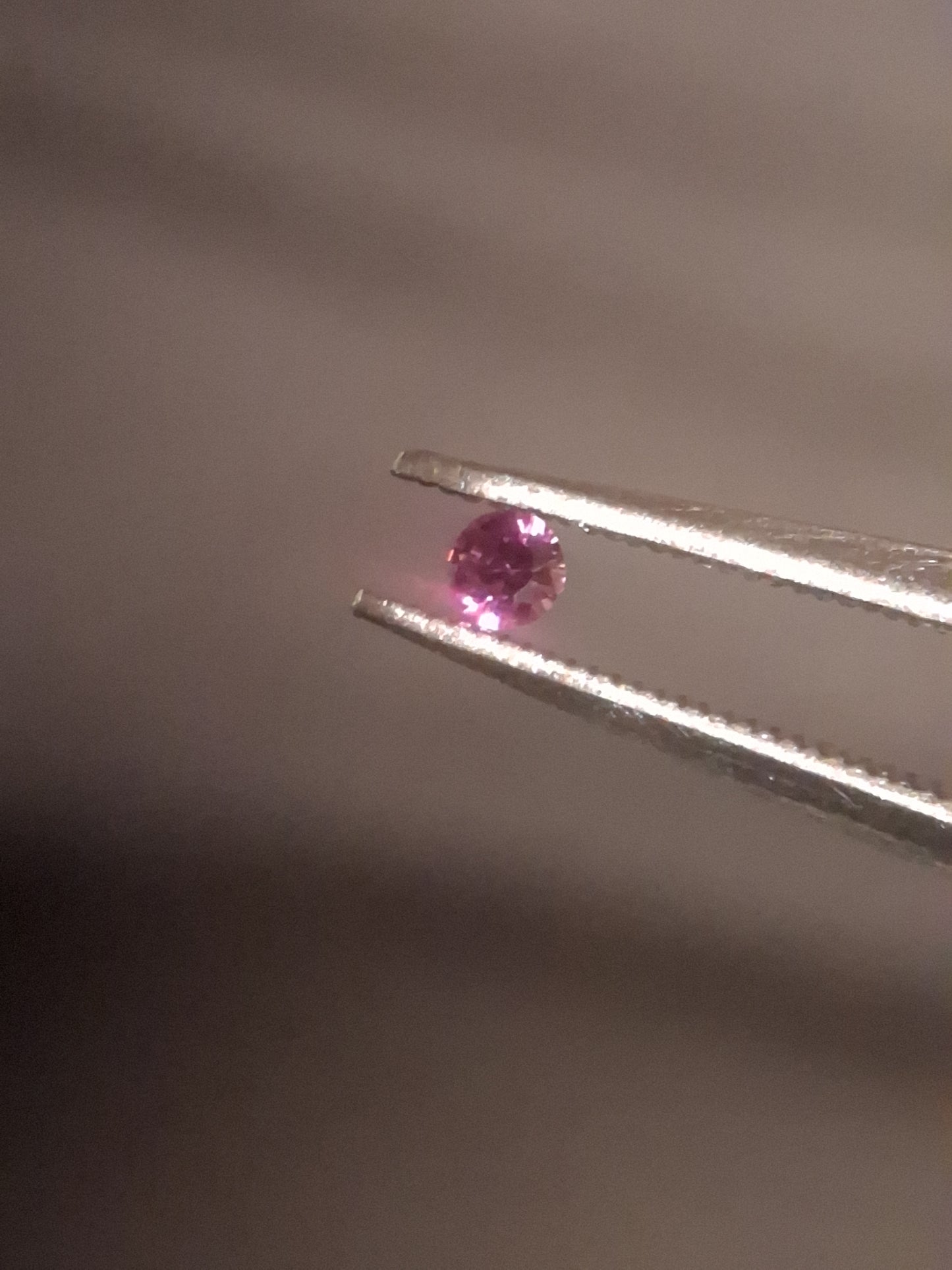 Natural Pink Sapphire - 0.041 ct -2mm Round cut - unheated - Africa - high quality