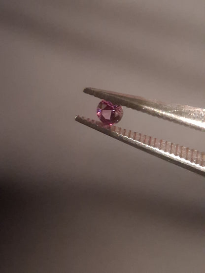 Natural Pink Sapphire - 0.041 ct -2mm Round cut - unheated - Africa - high quality