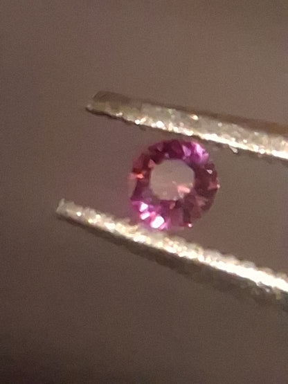 Natural Pink Sapphire - 0.041 ct -2mm Round cut - unheated - Africa - high quality