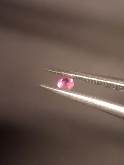 Natural Pink Sapphire - 0.042 ct -2mm Round cut - unheated - Africa - high quality