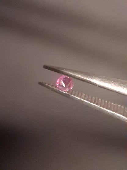 Natural Pink Sapphire - 0.042 ct -2mm Round cut - unheated - Africa - high quality