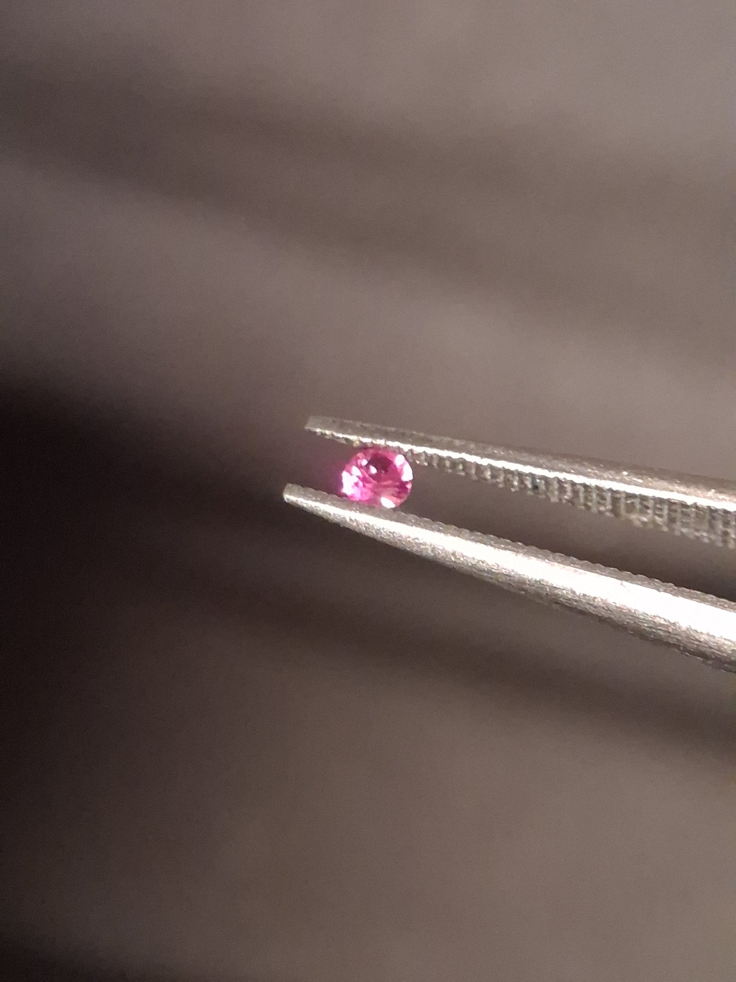 Natural Pink Sapphire - 0.039 ct -2mm Round cut - unheated - Africa - high quality