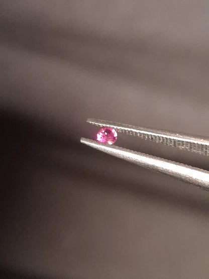 Natural Pink Sapphire - 0.039 ct -2mm Round cut - unheated - Africa - high quality