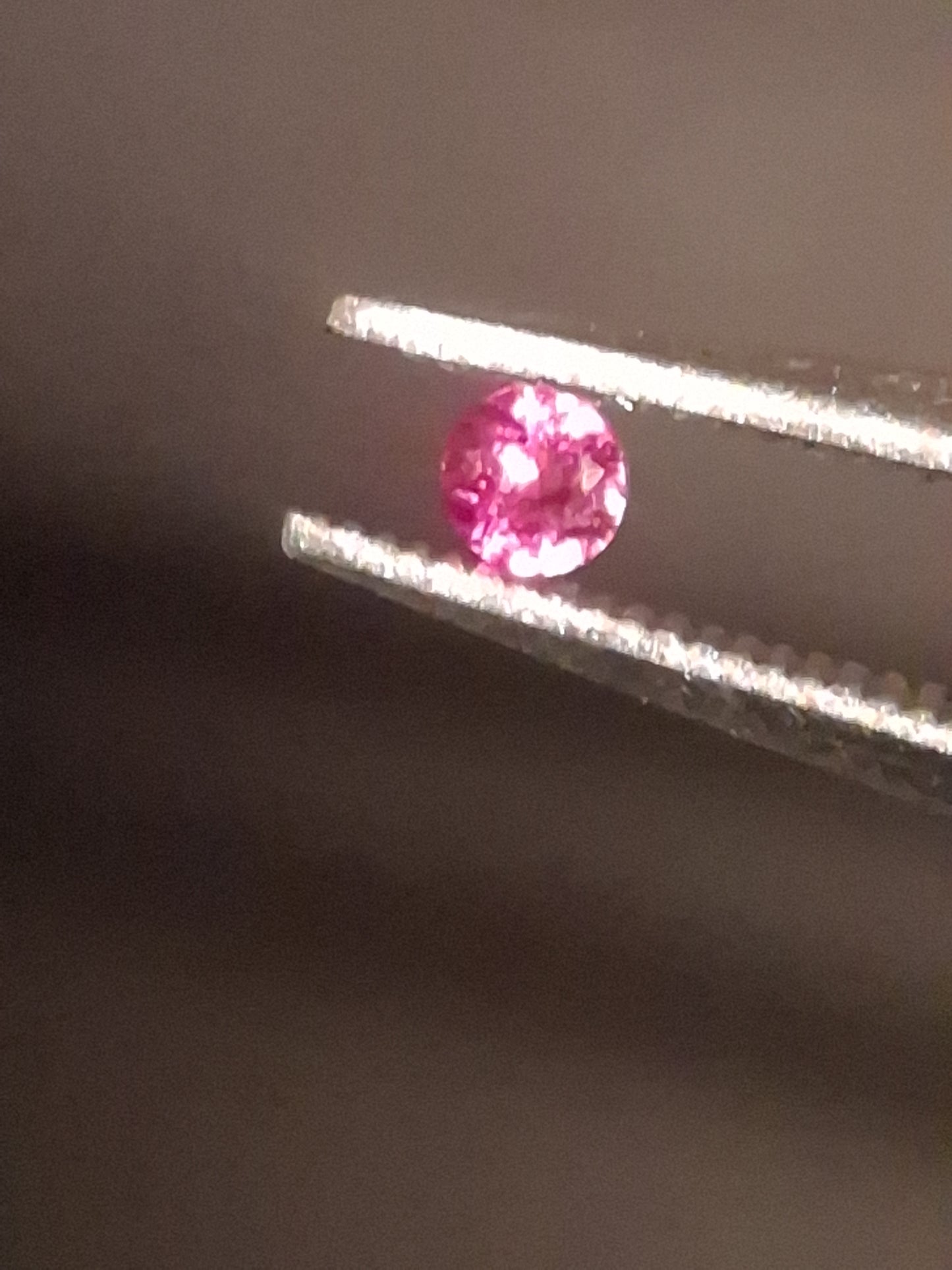 Natural Pink Sapphire - 0.039 ct -2mm Round cut - unheated - Africa - high quality
