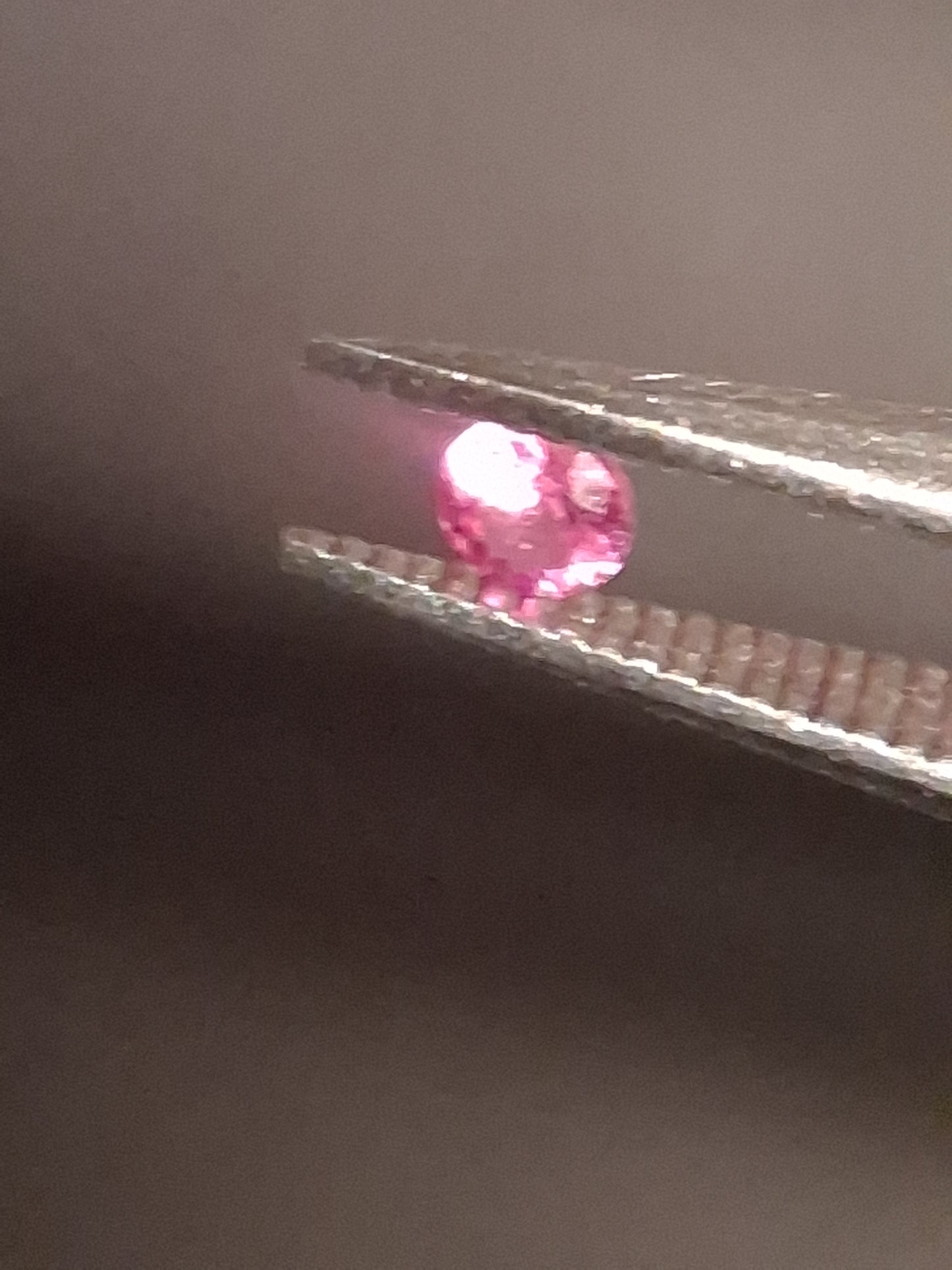 Natural Pink Sapphire - 0.039 ct -2mm Round cut - unheated - Africa - high quality