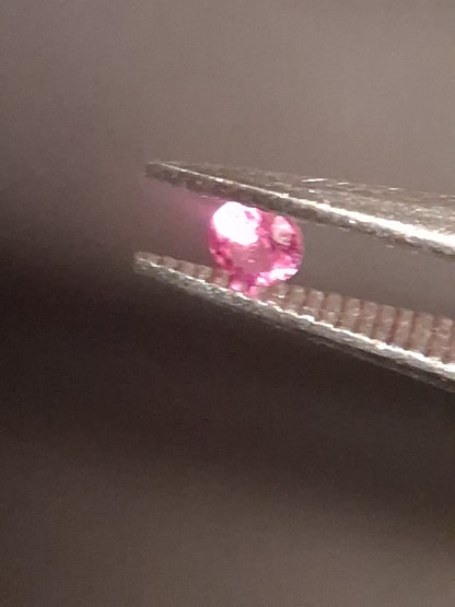 Natural Pink Sapphire - 0.039 ct -2mm Round cut - unheated - Africa - high quality