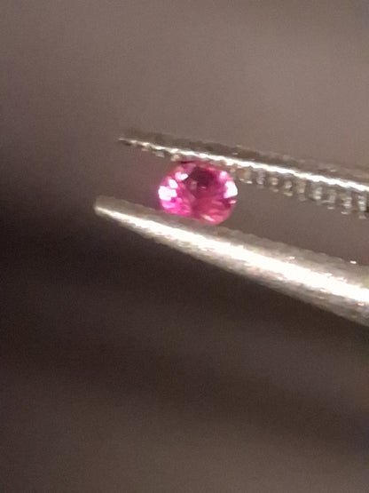 Natural Pink Sapphire - 0.039 ct -2mm Round cut - unheated - Africa - high quality