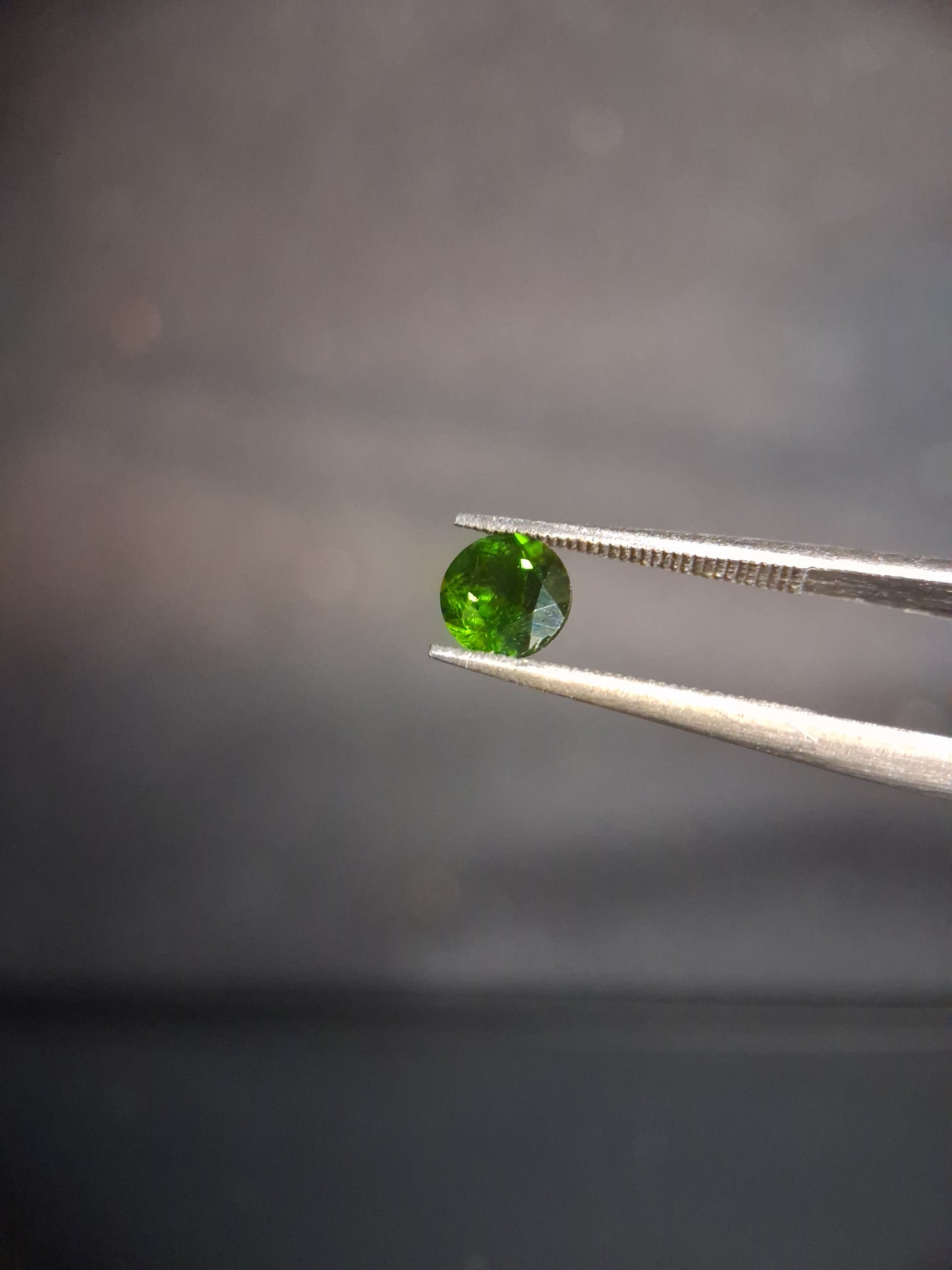 Natural Diopside - 0.504 ct - round - 5mm - green - chromium diopside - Natural Gems Belgium