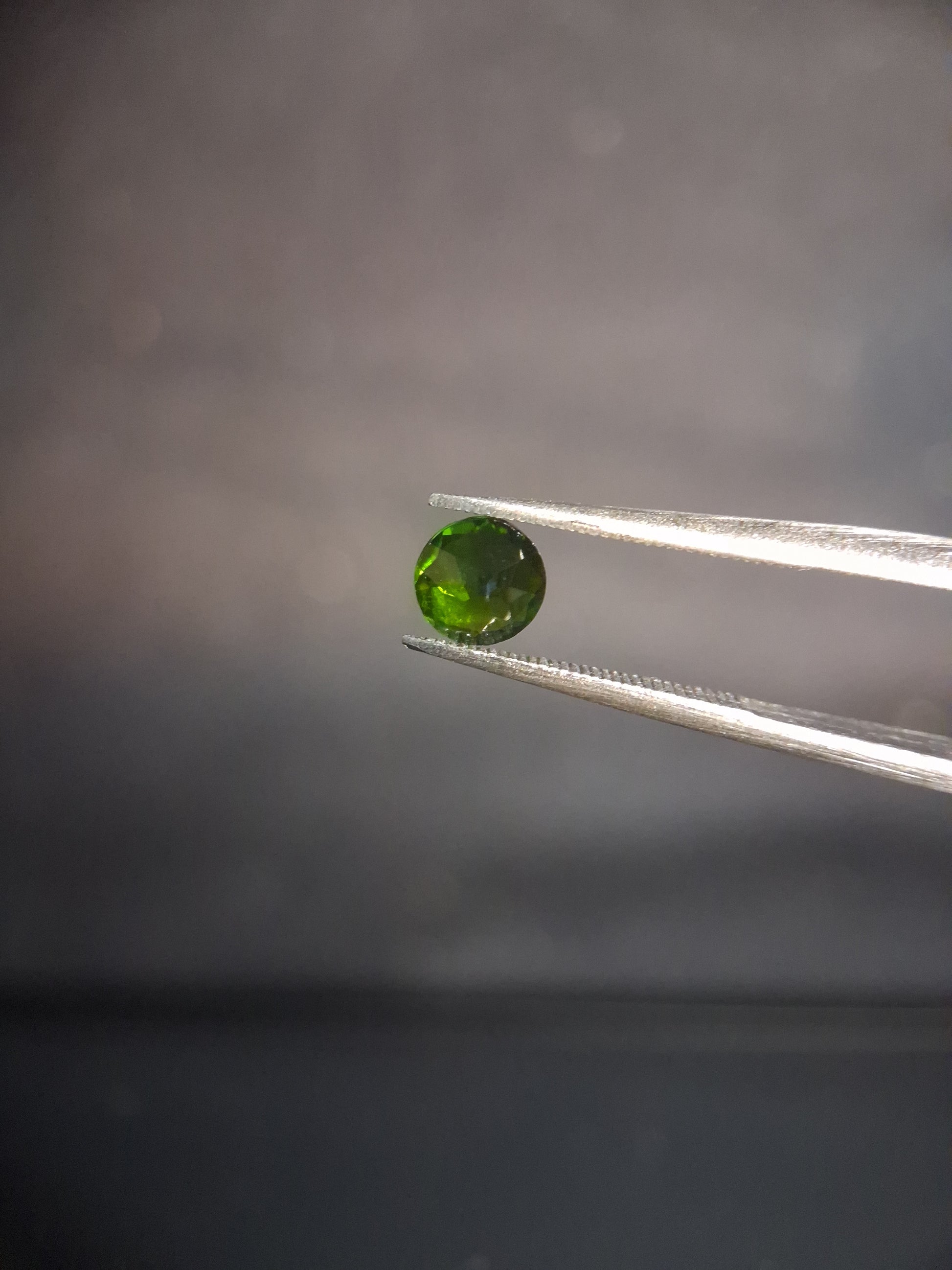 Natural Diopside - 0.504 ct - round - 5mm - green - chromium diopside - Natural Gems Belgium