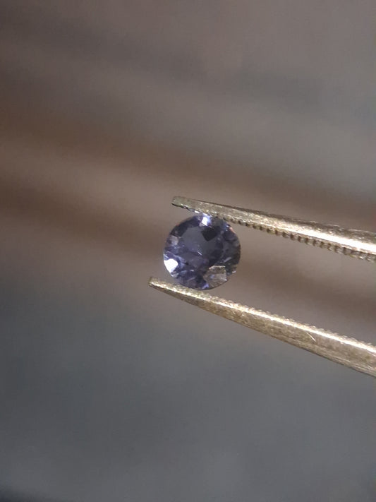 Natural Iolite - 0.220 ct - round - unheated - bluish violet- AKA the Vikings' Compass - Natural Gems Belgium