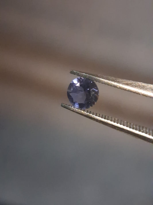 Natural Iolite - 0.220 ct - round - unheated - bluish violet- AKA the Vikings' Compass - Natural Gems Belgium