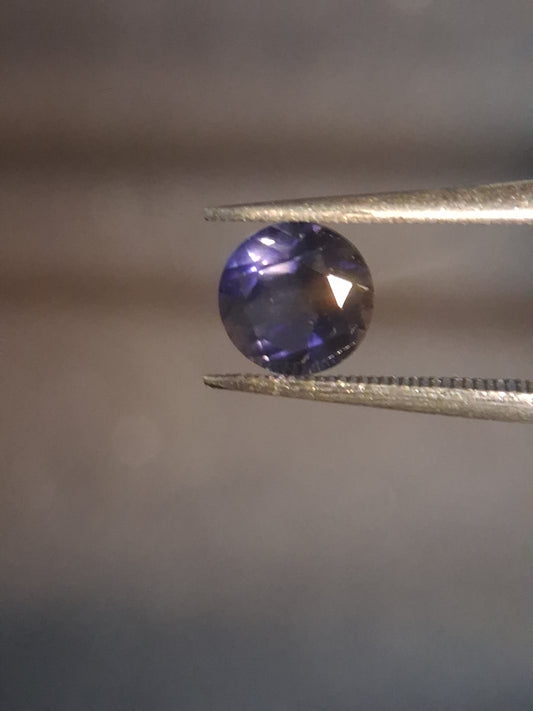 Natural Iolite - 0.765 ct - round - unheated - bluish violet- AKA the water-sapphire - Natural Gems Belgium