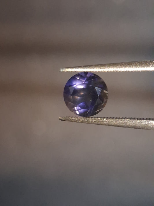 Natural Iolite - 0.765 ct - round - unheated - bluish violet- AKA the water-sapphire - Natural Gems Belgium