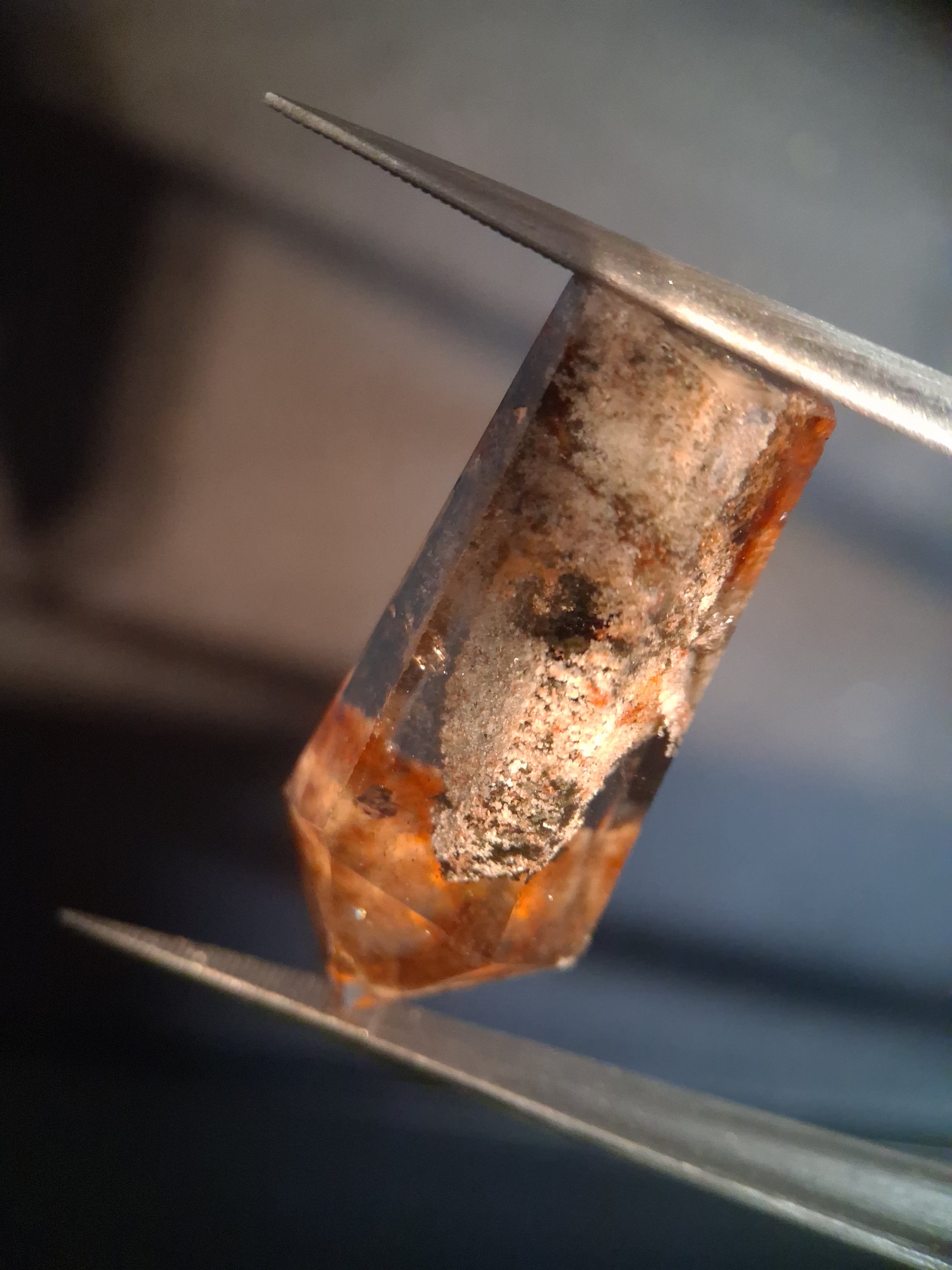 Crystal point of Phantom Quartz - multicolored scenic - hexagon - Natural Gems Belgium