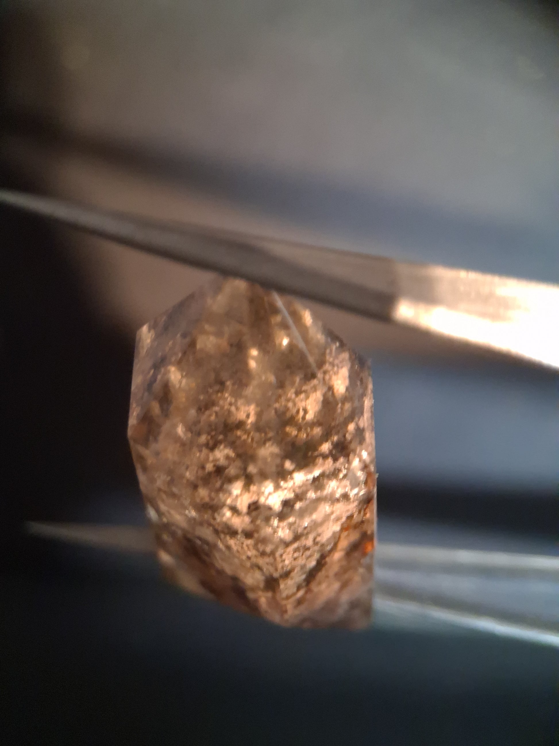 Crystal point of Phantom Quartz - multicolored scenic - hexagon - 3.3 cm - Natural Gems Belgium