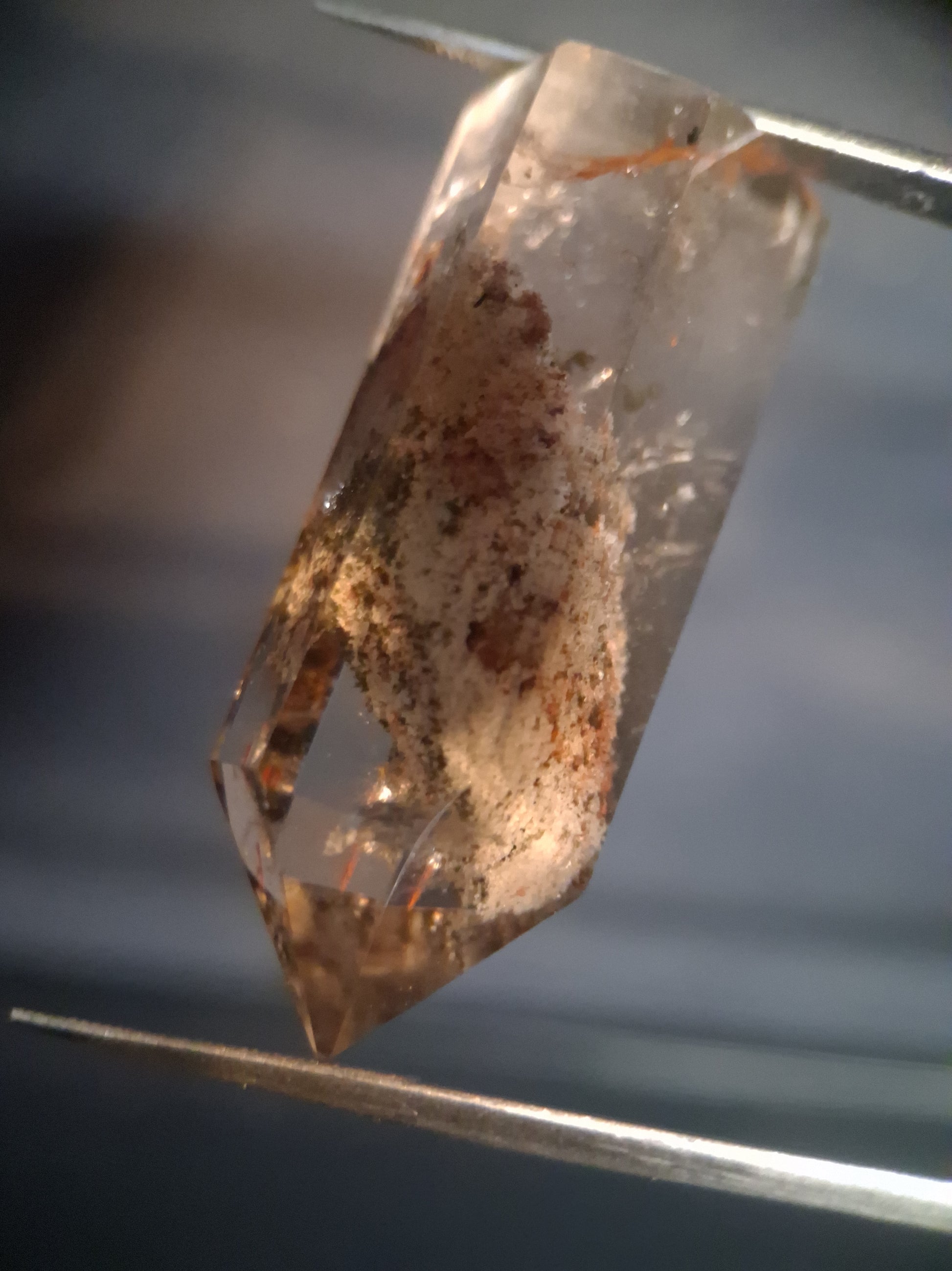 Crystal point of Phantom Quartz - multicolored scenic - hexagon - 3.4 cm - Natural Gems Belgium