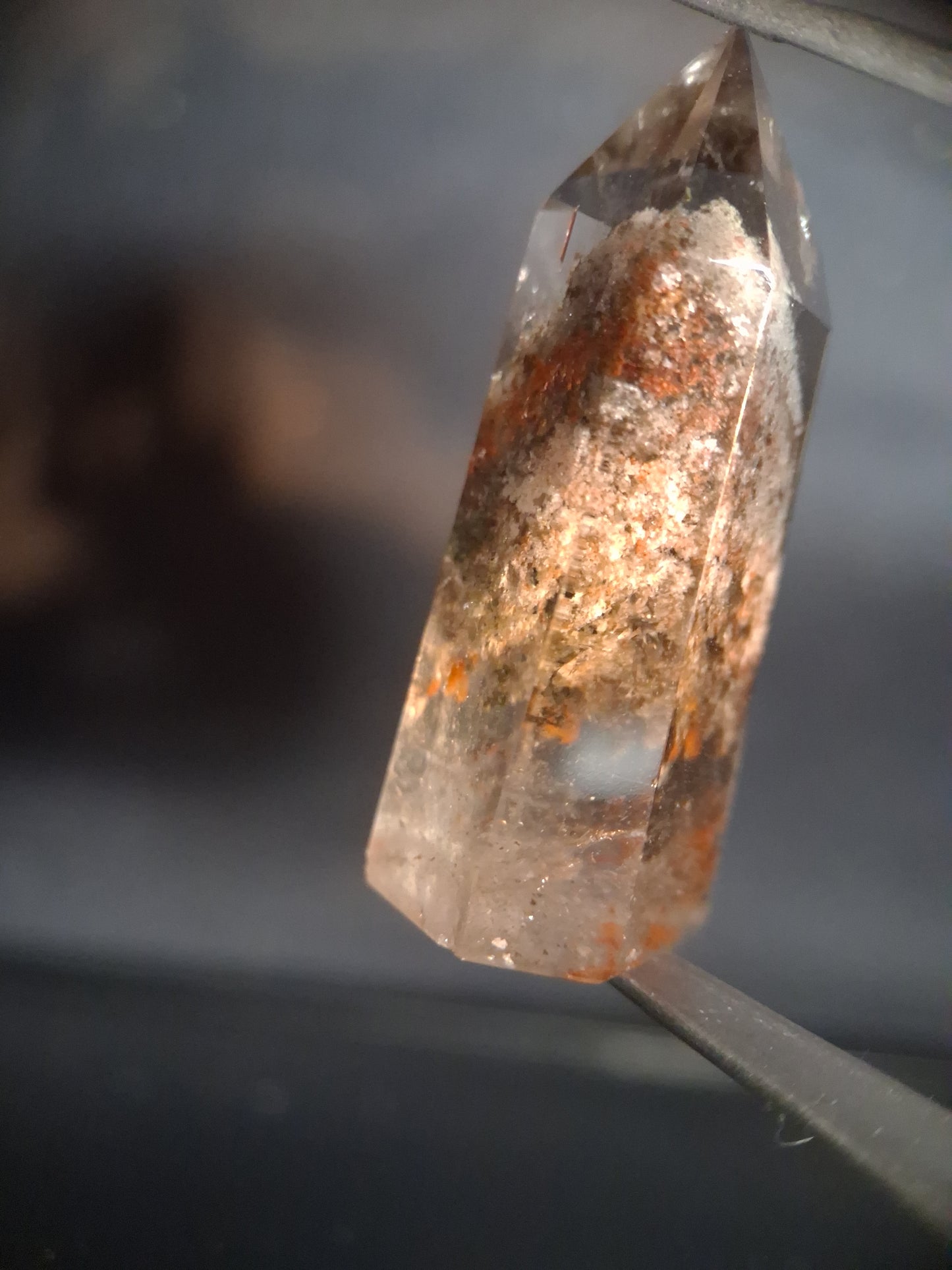 Crystal point of Phantom Quartz - multicolored scenic - hexagon - 3.4 cm - Natural Gems Belgium