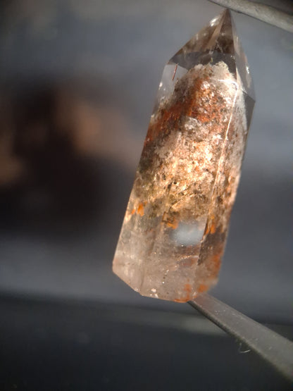 Crystal point of Phantom Quartz - multicolored scenic - hexagon - 3.4 cm - Natural Gems Belgium