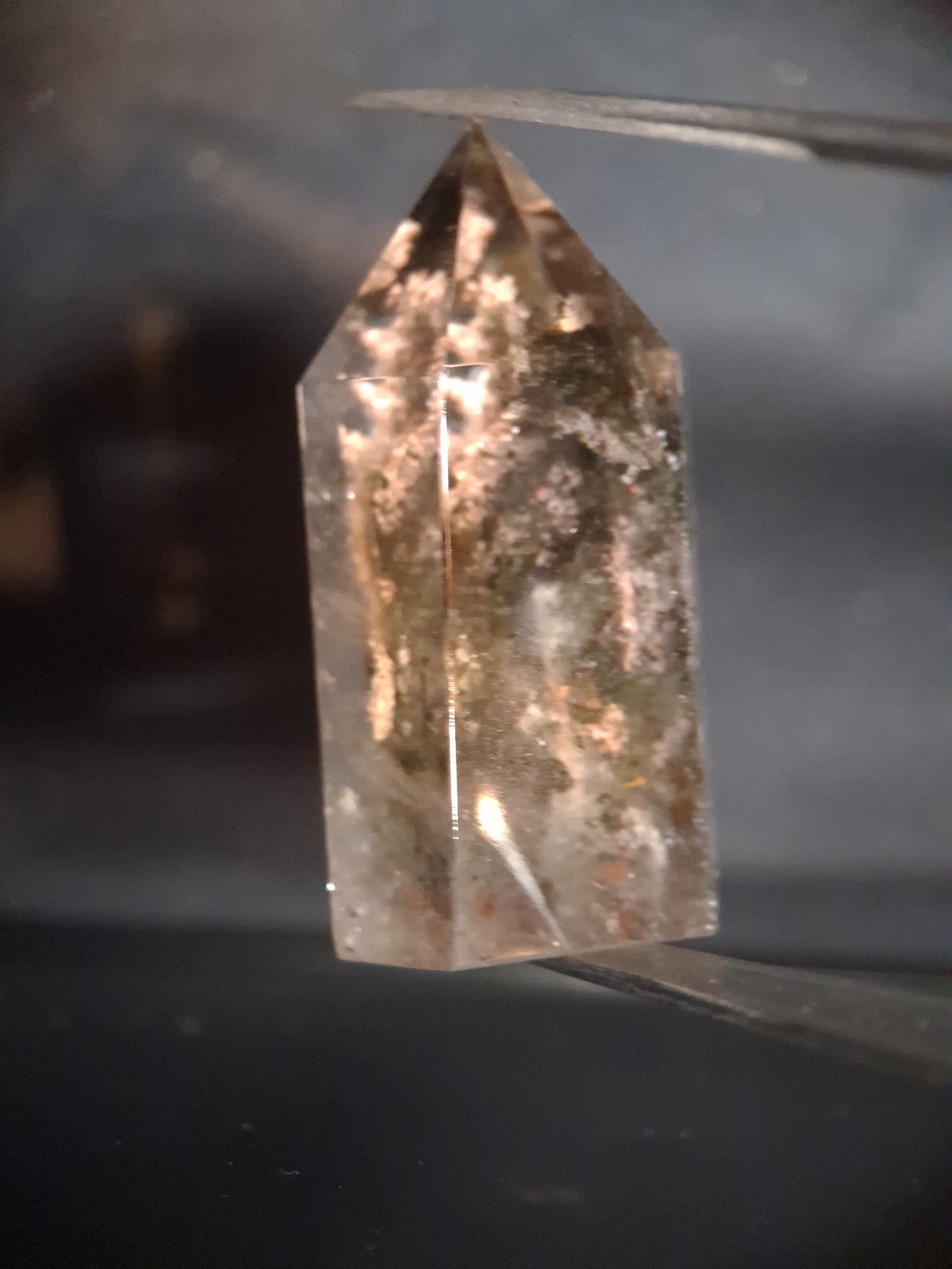 Crystal point of Phantom Quartz - multicolored scenic - hexagon - 3.8 cm - Natural Gems Belgium