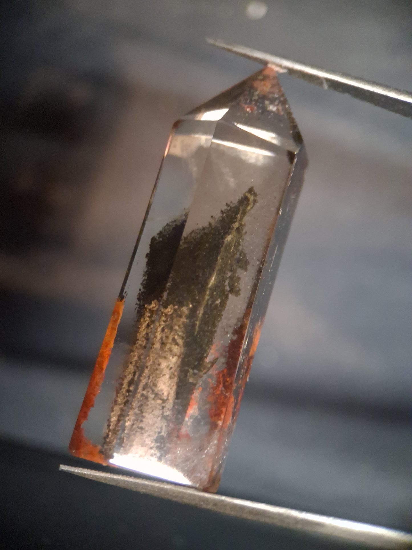 Crystal point of Phantom Quartz - multicolored scenic - hexagon - 4.1 cm - Natural Gems Belgium