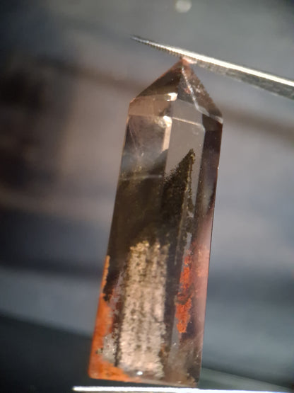 Crystal point of Phantom Quartz - multicolored scenic - hexagon - 4.1 cm - Natural Gems Belgium