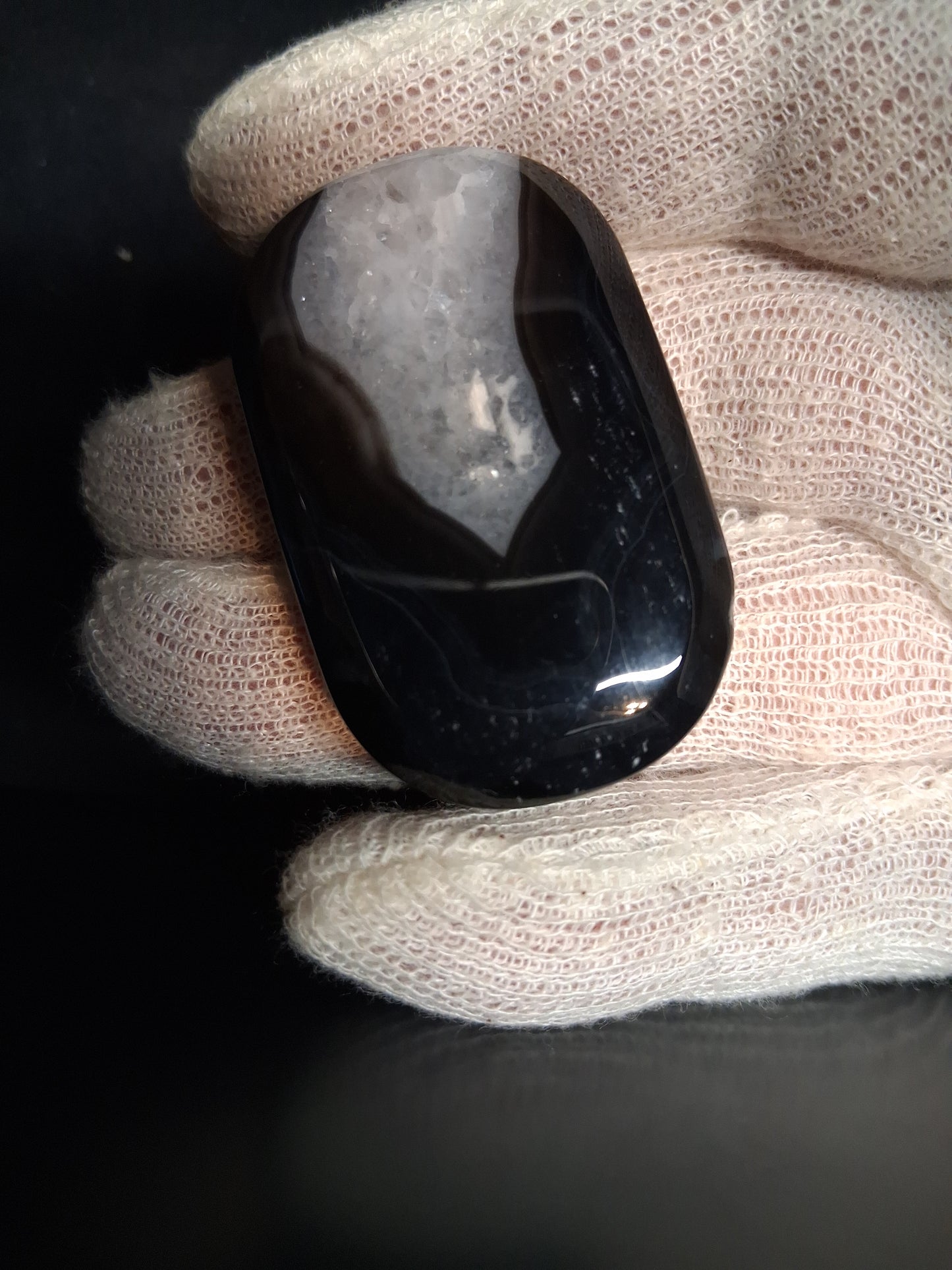 Natural Agate Palmstone - oval - 5.1x3.2x1.3 cm - Black Agate - Natural Gems Belgium