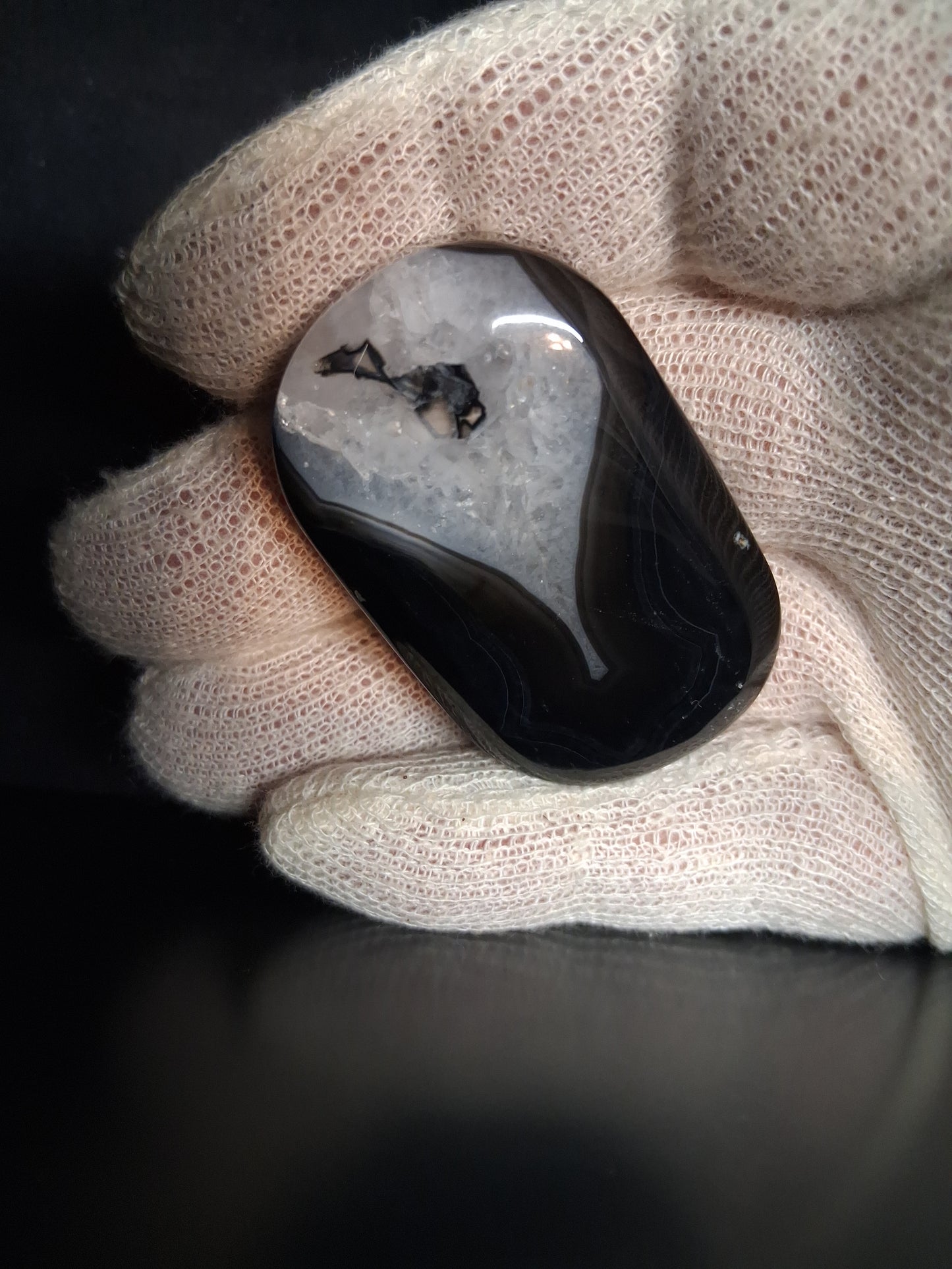 Natural Agate Palmstone - oval - 5.1x3.2x1.3 cm - Black Agate - Natural Gems Belgium
