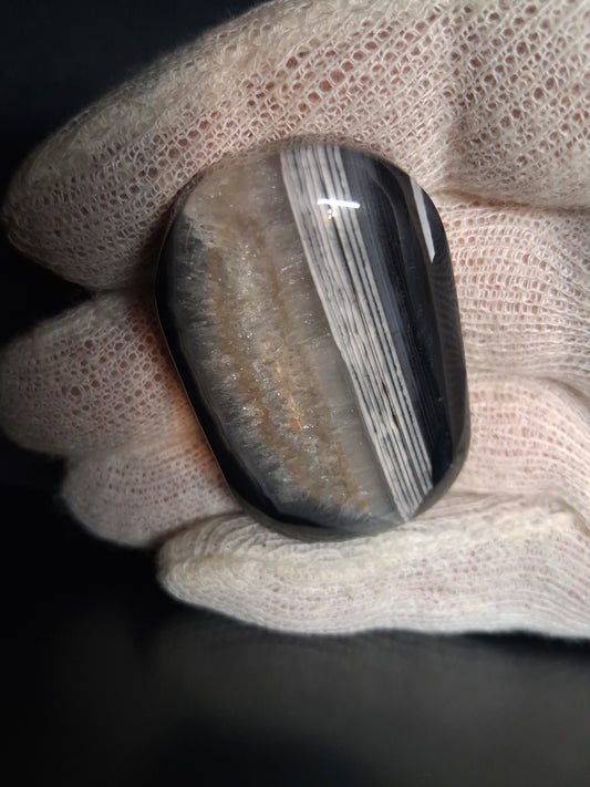Natural Agate Palmstone - oval - 5.16x3.21x1.38 cm - Black Agate - Natural Gems Belgium
