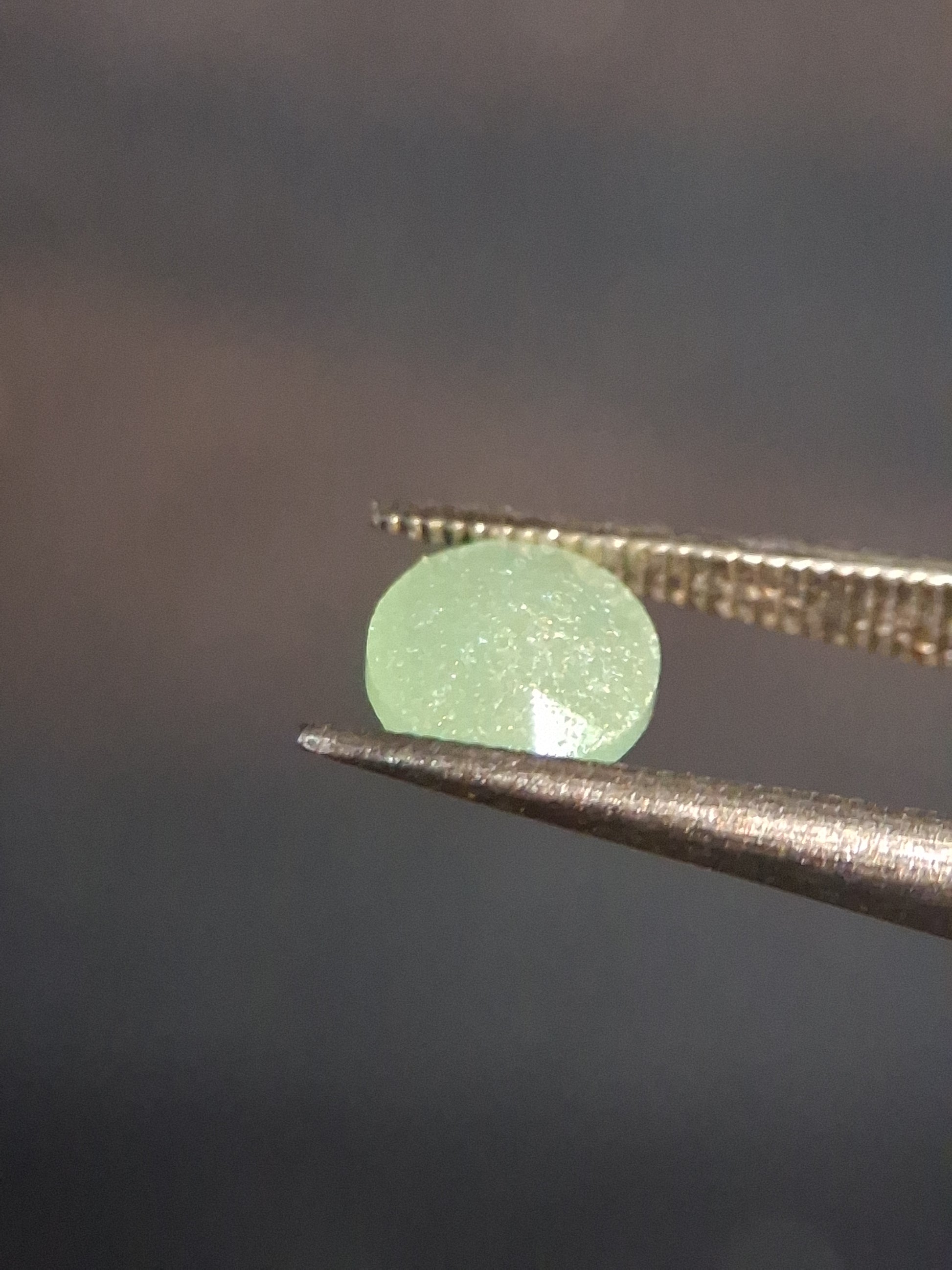 Natural Aventurine - faceted - round - 0.450 ct - green aventurine - Aventurescence - Natural Gems Belgium