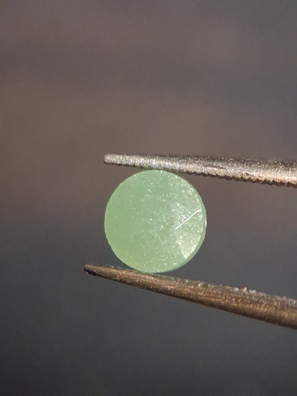 Natural Aventurine - faceted - round - 0.450 ct - green aventurine - Aventurescence - Natural Gems Belgium