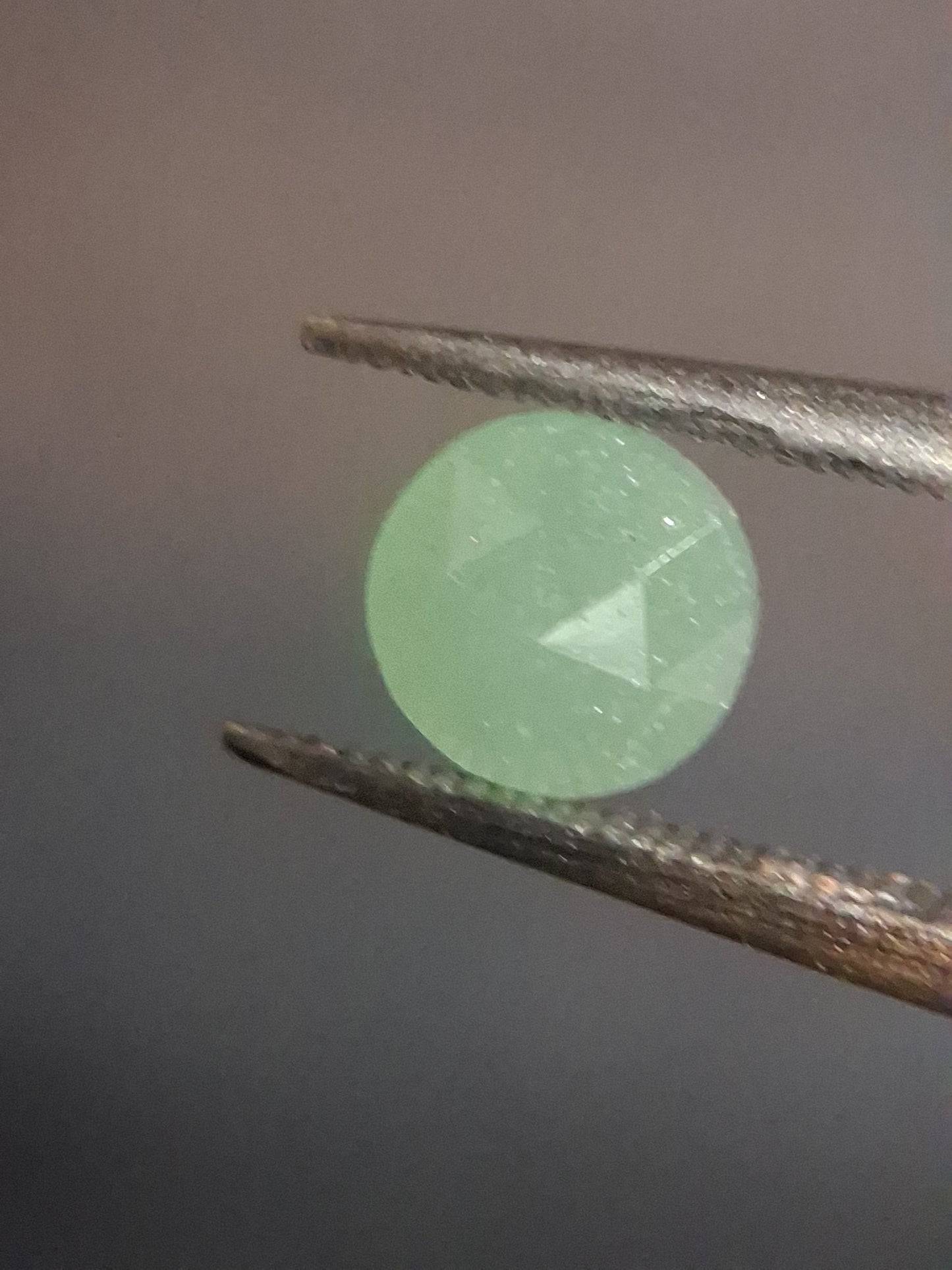 Natural Aventurine - faceted - round - 0.457 ct - green aventurine - Aventurescence - Natural Gems Belgium