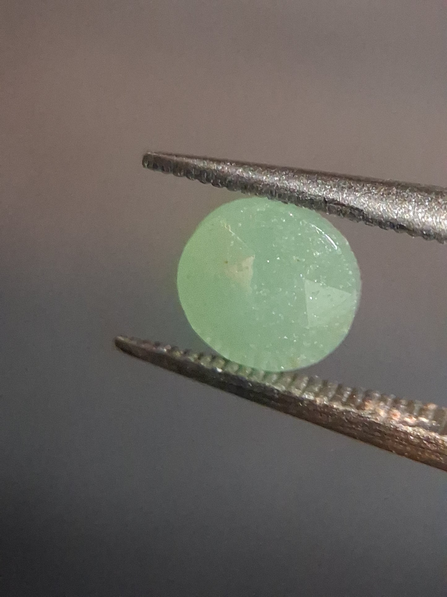 Natural Aventurine - faceted - round - 0.457 ct - green aventurine - Aventurescence - Natural Gems Belgium