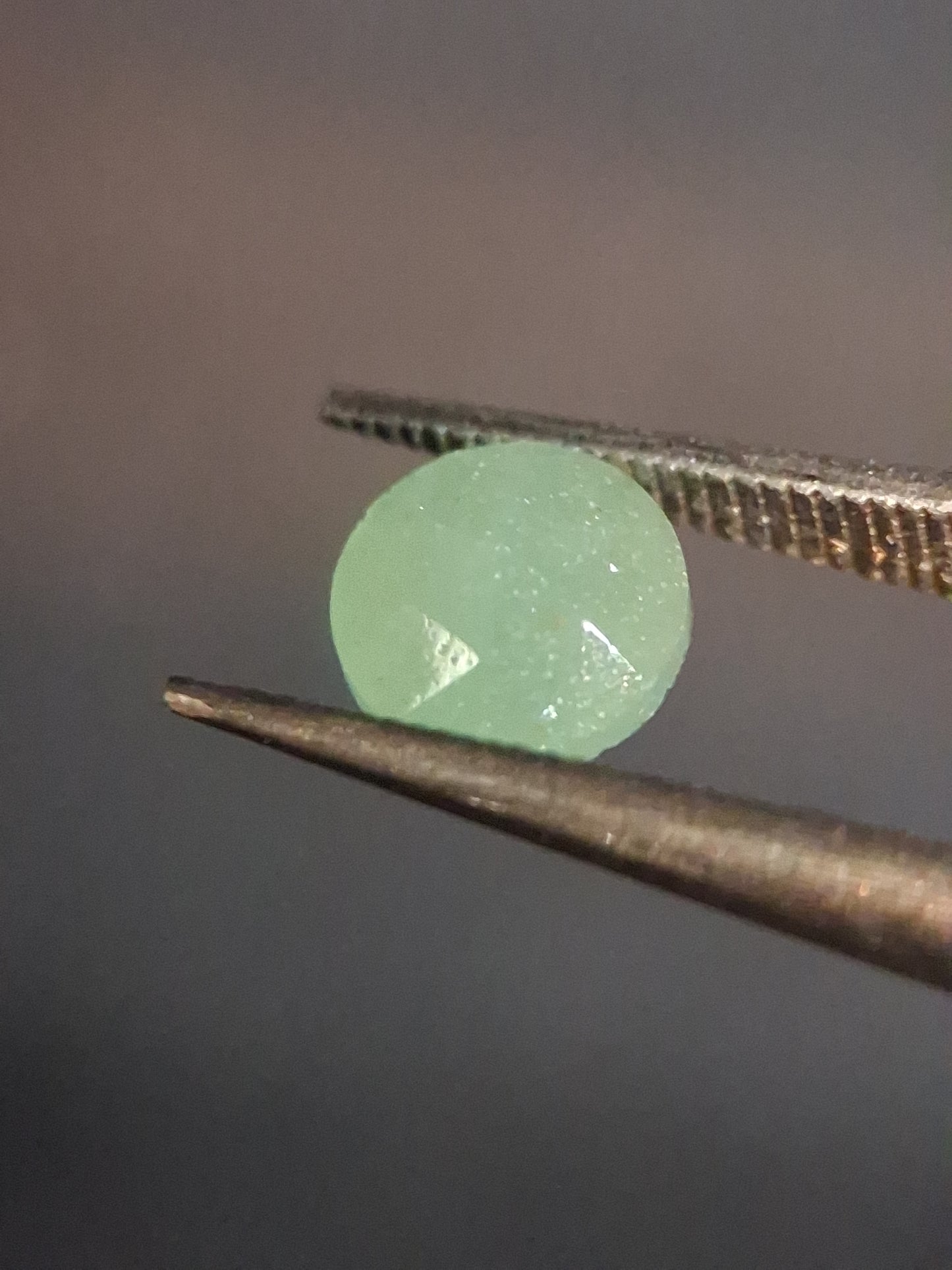 Natural Aventurine - faceted - round - 0.457 ct - green aventurine - Aventurescence - Natural Gems Belgium