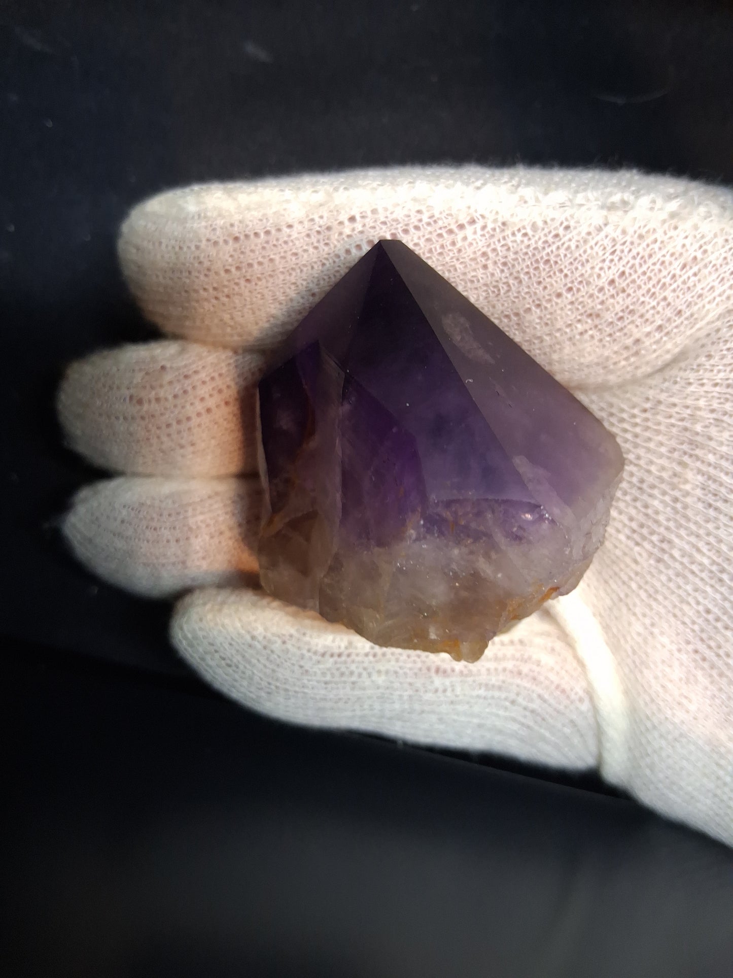Rough amethyst - Amethyst Crystal Point - Raw Point with Root - 5.7  x 4.8 cm - Natural Gems Belgium