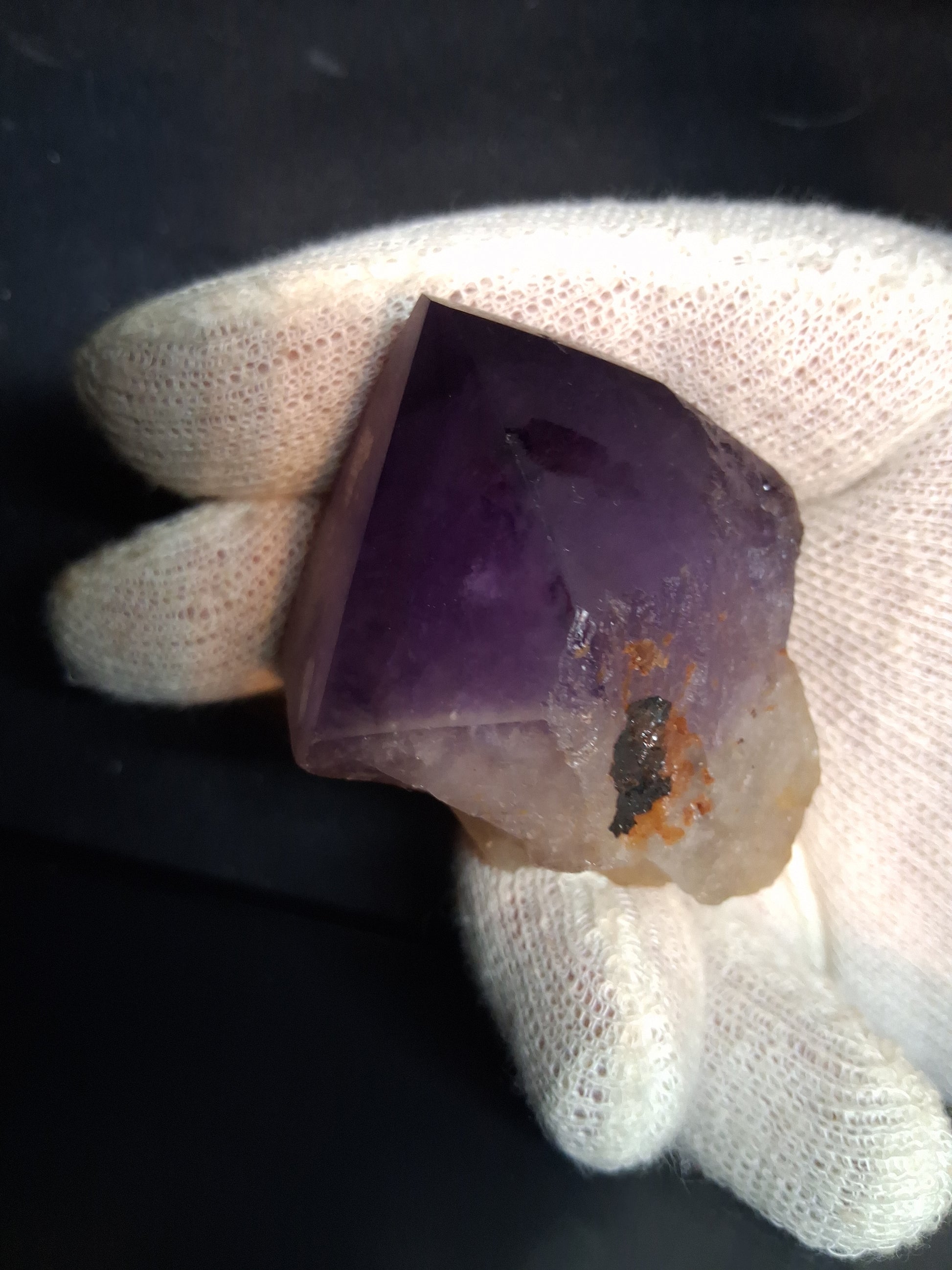 Rough amethyst - Amethyst Crystal Point - Raw Point with Root - 5.7  x 4.8 cm - Natural Gems Belgium