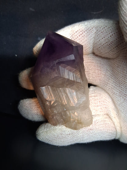 Rough amethyst - Amethyst Crystal Point - Raw Point with Root - 7.2  x 4.3 cm - Natural Gems Belgium