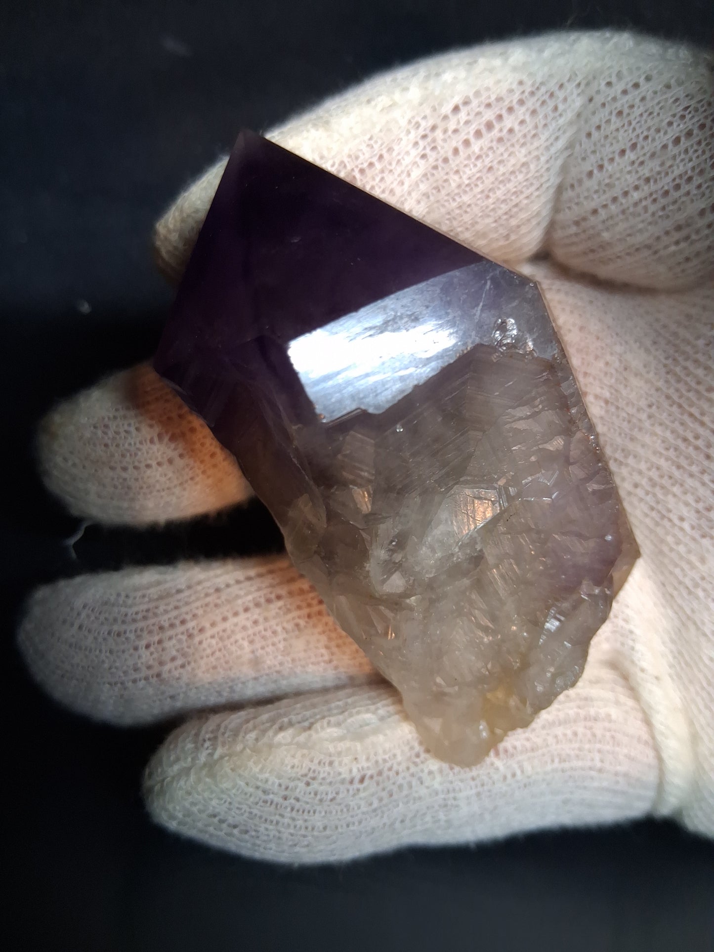 Rough amethyst - Amethyst Crystal Point - Raw Point with Root - 7.2  x 4.3 cm - Natural Gems Belgium