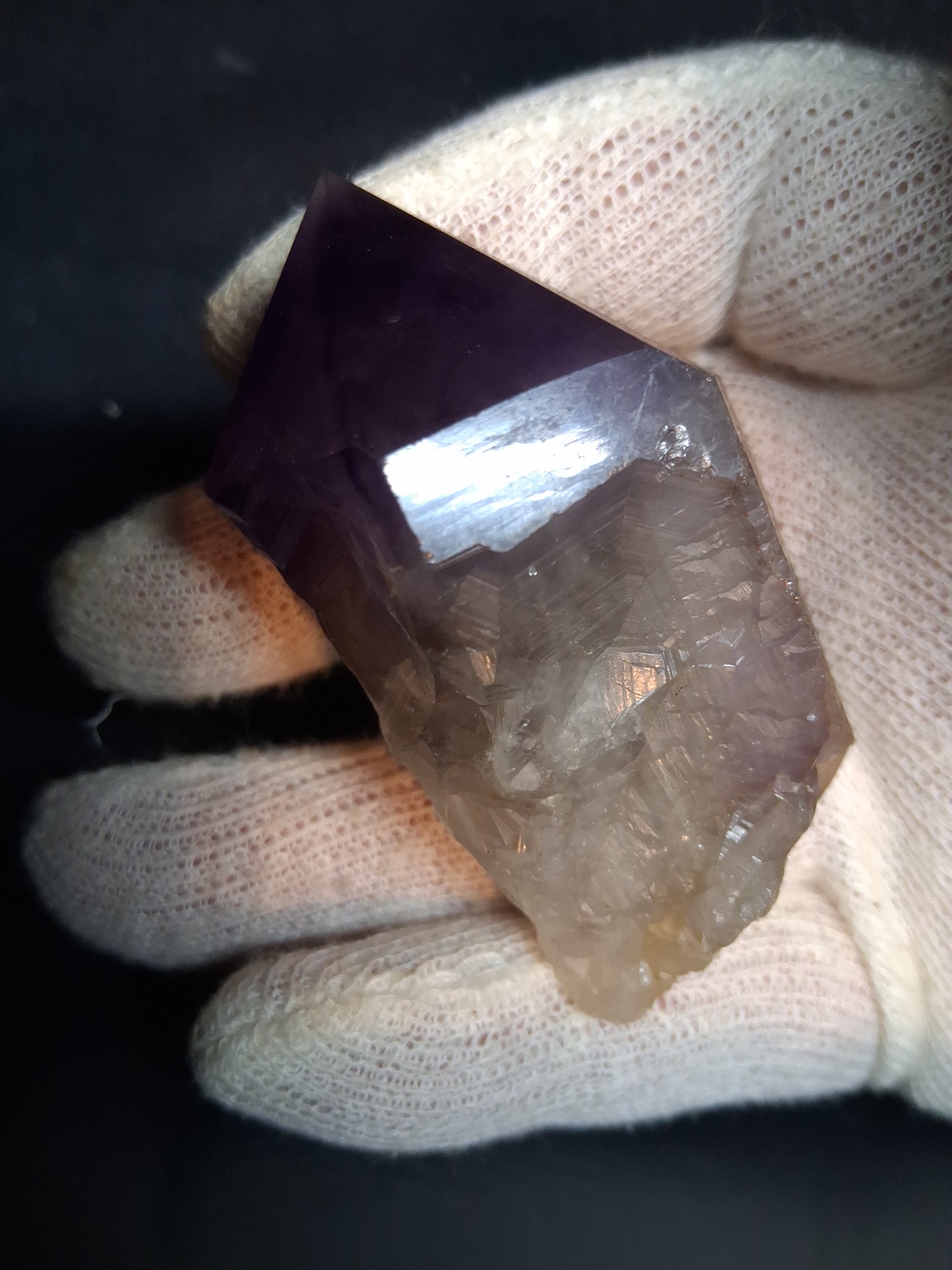 Rough amethyst - Amethyst Crystal Point - Raw Point with Root - 7.2  x 4.3 cm - Natural Gems Belgium