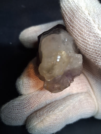 Rough amethyst - Amethyst Crystal Point - Raw Point with Root - 7.2  x 4.3 cm - Natural Gems Belgium