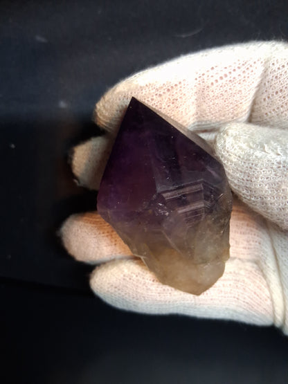 Rough amethyst - Amethyst Crystal Point - Raw Point with Root - 6.3  x 4.6 cm - Natural Gems Belgium