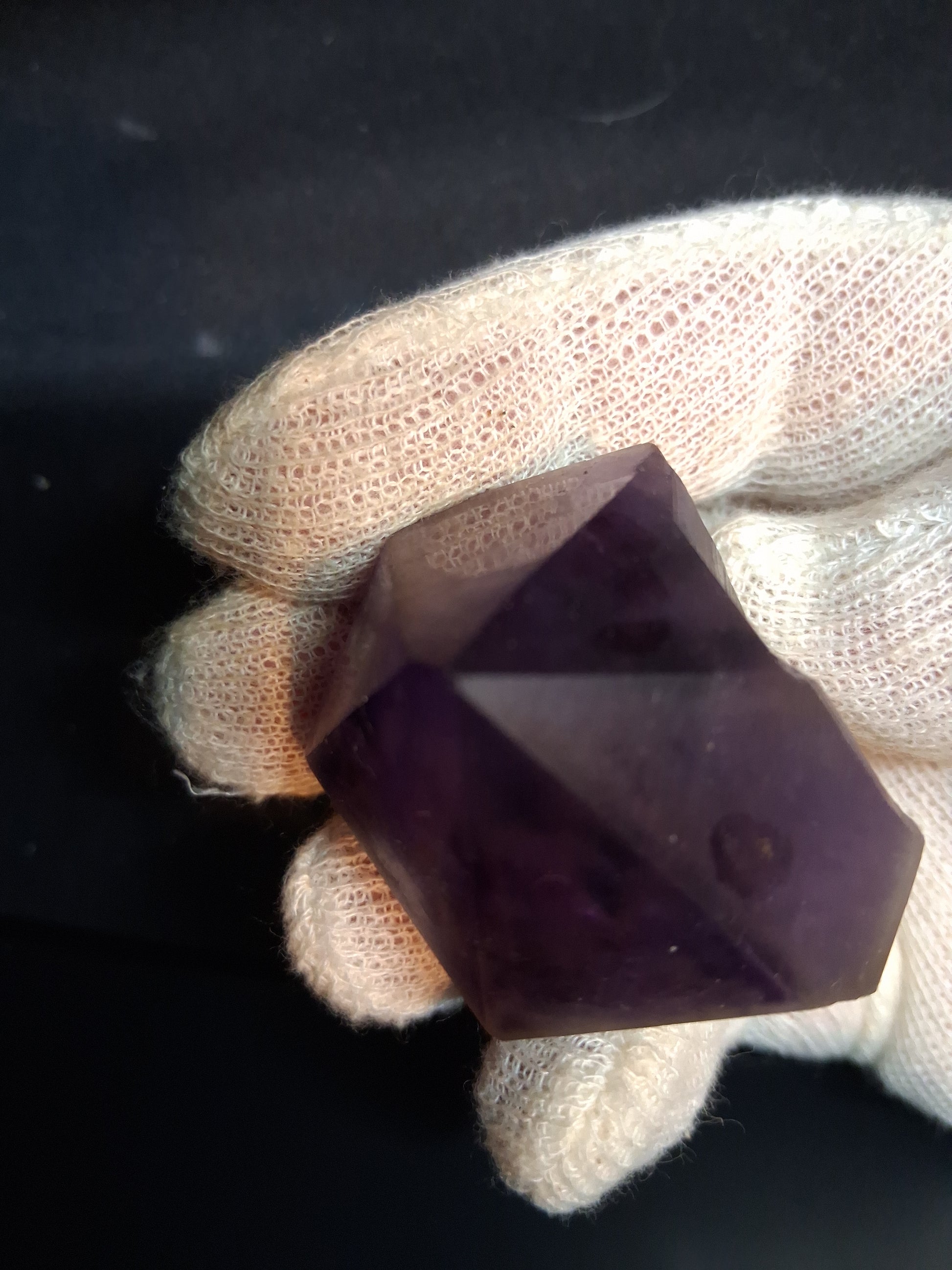 Rough amethyst - Amethyst Crystal Point - Raw Point with Root - 6.3  x 4.6 cm - Natural Gems Belgium